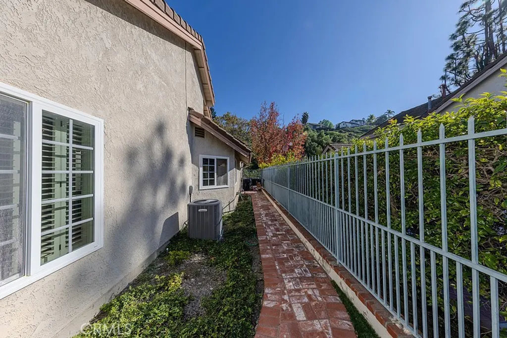 Additional image 10 of 5039 E Fairfield St, Anaheim Hills, CA 92807