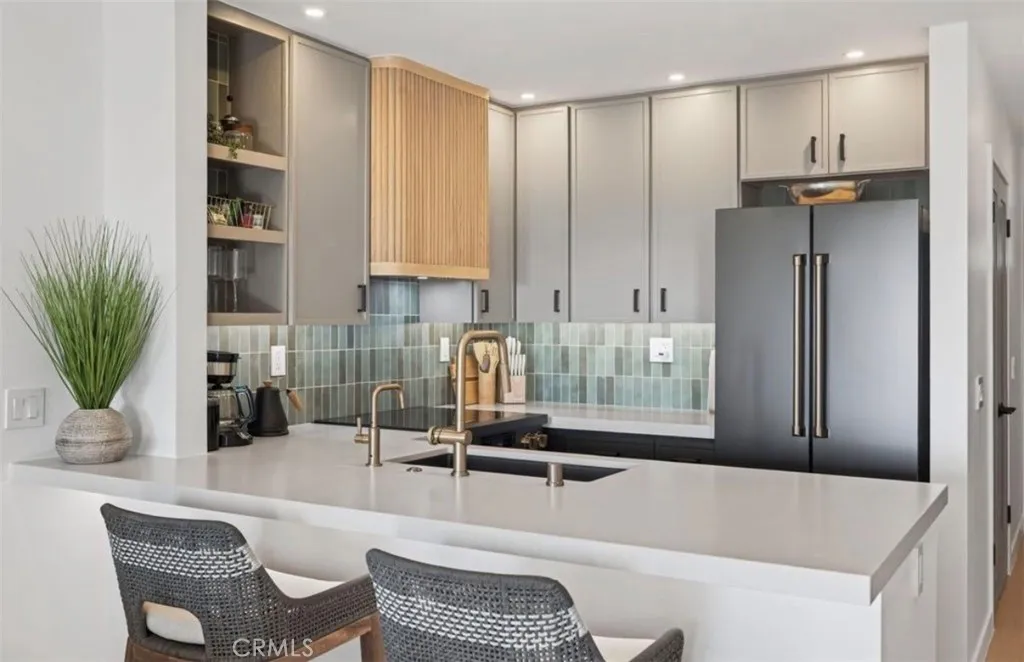 Additional image 3 of 218 E Surfside Dr, Port Hueneme, CA 93041