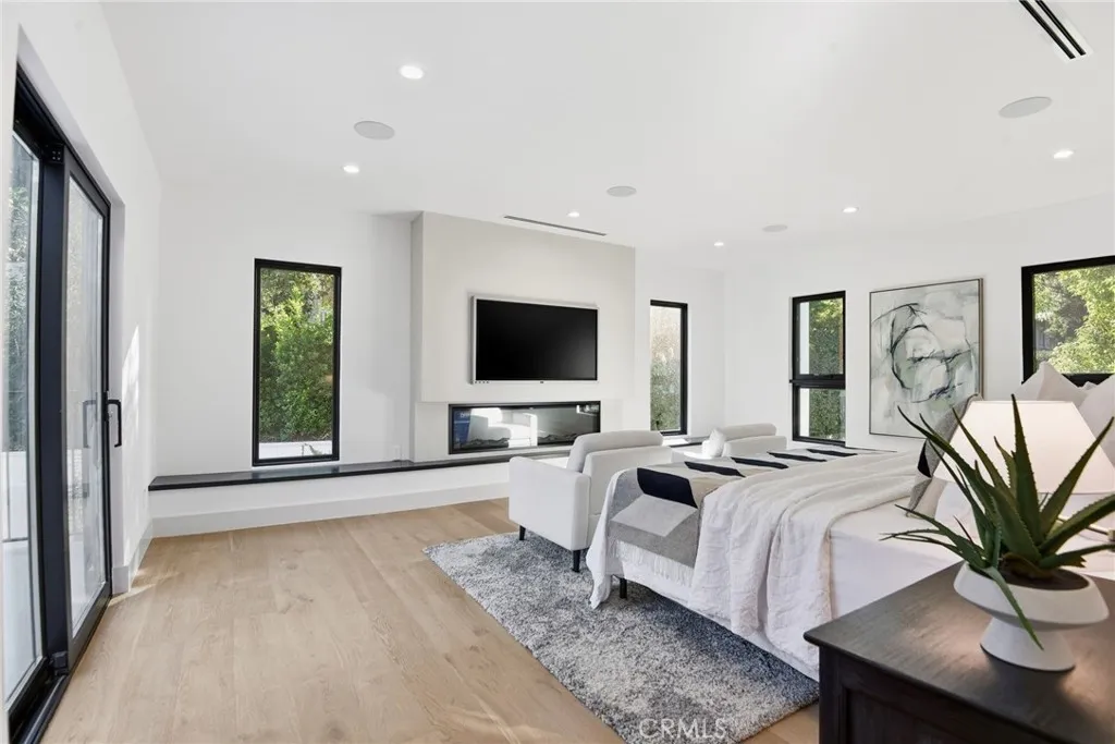 Additional image 16 of 16226 Dickens, Encino, CA 91436