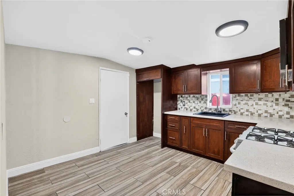 Additional image 12 of 806 W Spruce Street, Compton, CA 90220