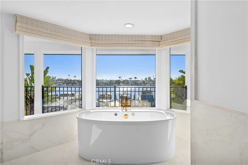 Additional image 23 of 2572 Bayshore Dr, Newport Beach, CA 92663