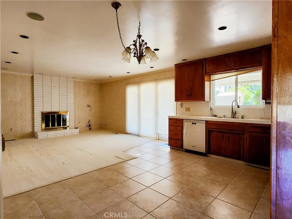 Additional image 11 of 657 W Cypress Ave, Redlands, CA 92373