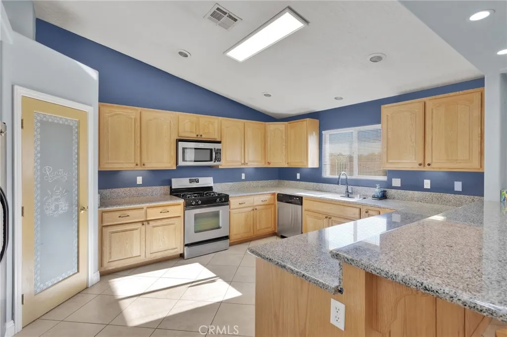 Additional image 9 of 14665 Echo Ln, Helendale, CA 92342