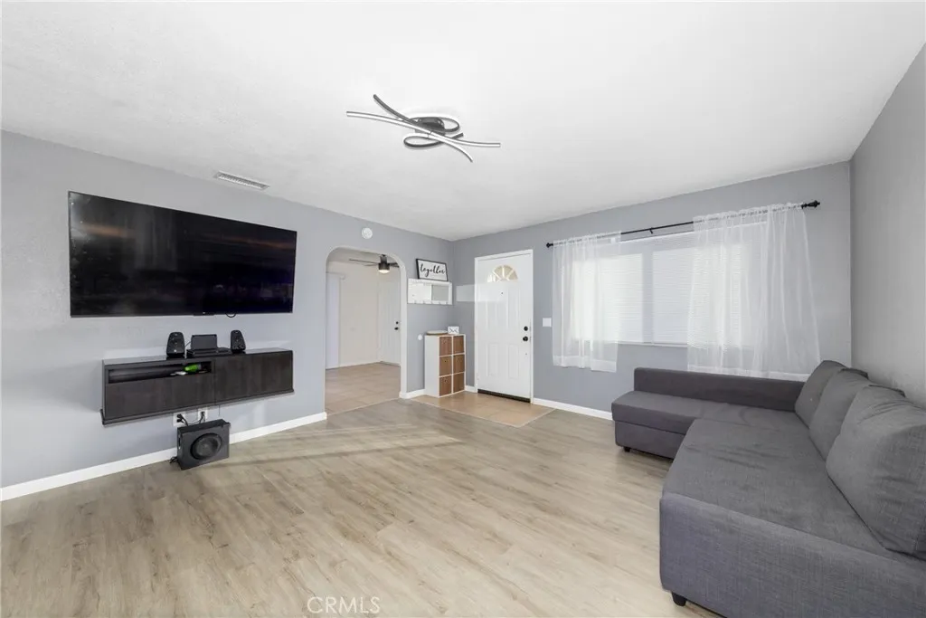 Additional image 3 of 623 E Old 2nd St, San Jacinto, CA 92583