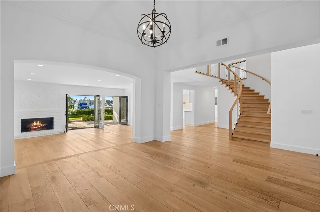 Additional image 5 of 2572 Bayshore Dr, Newport Beach, CA 92663