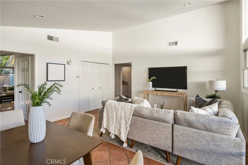 Additional image 99 of 337 Vista Baya, Costa Mesa, CA 92627