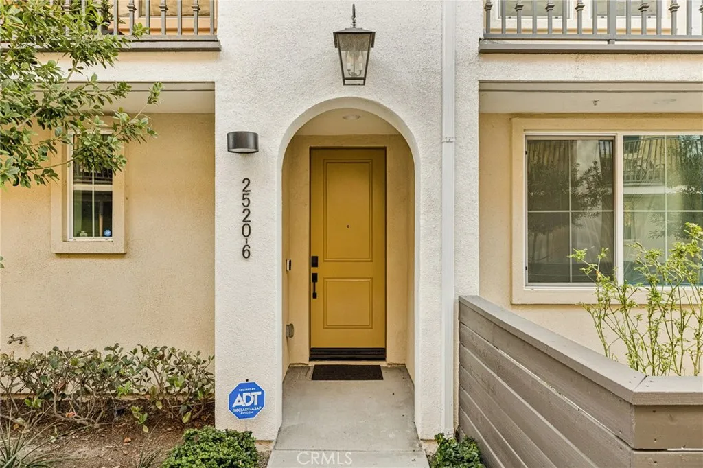 Additional image 3 of 2520 Valentina Way Unit 6, Commerce, CA 90040