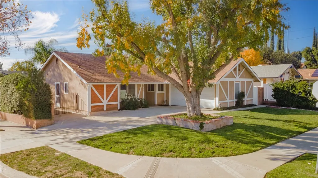 Additional image 2 of 27967 Urbandale Ave, Saugus, CA 91350