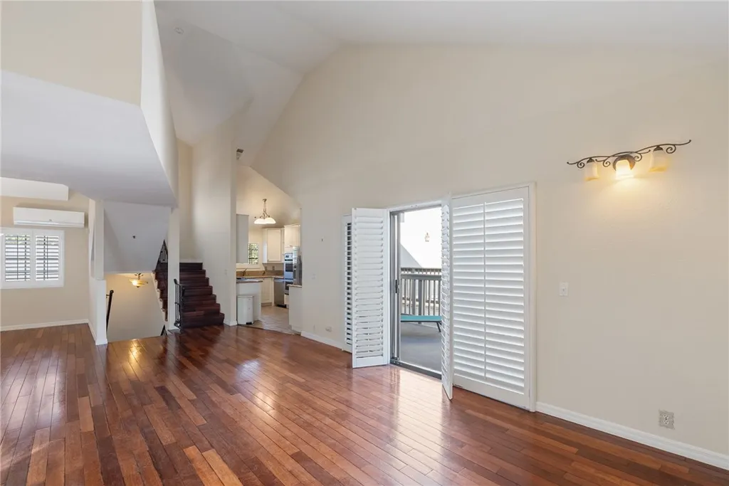 Additional image 16 of 221 Violet Ave, Monrovia, CA 91016