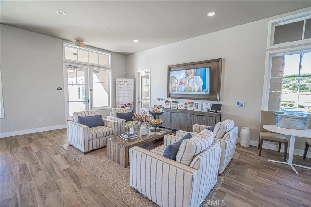 Additional image 81 of 2111 Seville Dr, Santa Paula, CA 93060