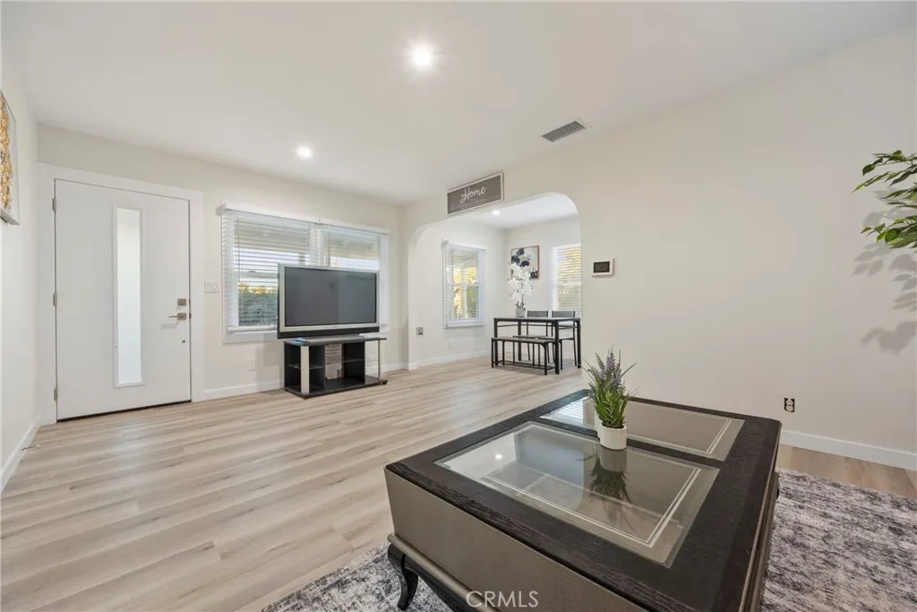 Additional image 37 of 160 W 121st St, Los Angeles, CA 90061