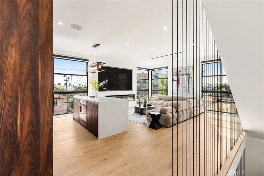 Additional image 3 of 3975 Frances Avenue, West Los Angeles, CA 90066