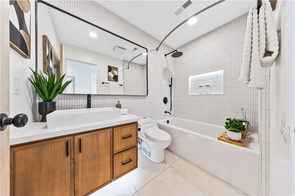 Additional image 17 of 1033 E Via Escuela, Palm Springs, CA 92262