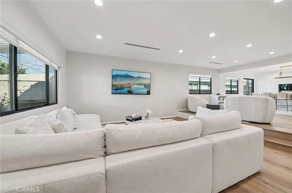 Additional image 10 of 15937 Londelius Street, North Hills, CA 91343