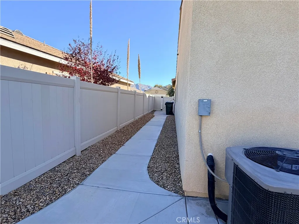 Additional image 52 of 19422 Royal Oaks Rd, Apple Valley, CA 92308