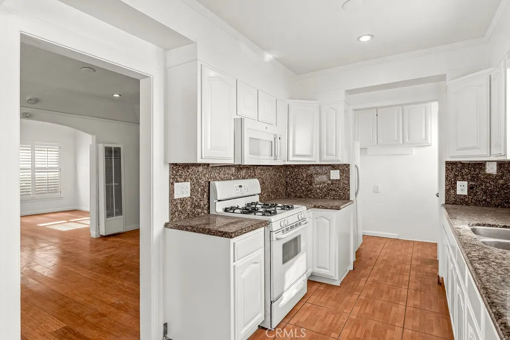 Additional image 9 of 2405 Clyde, Los Angeles, CA 90016