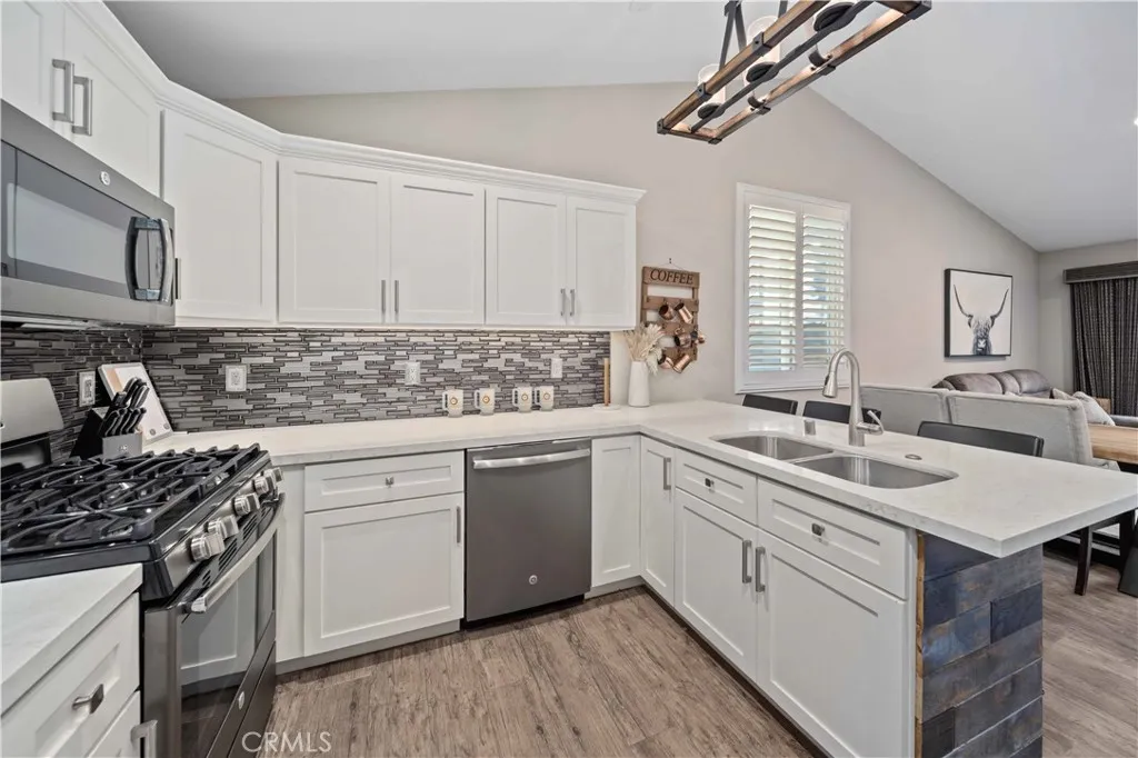 Additional image 130 of 24344 Valley St, Newhall, CA 91321