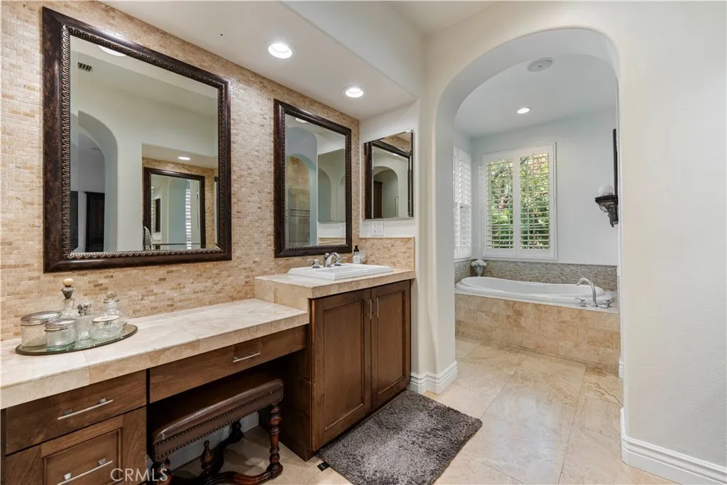 Additional image 73 of 26101 Knoll Court, Valencia, CA 91381