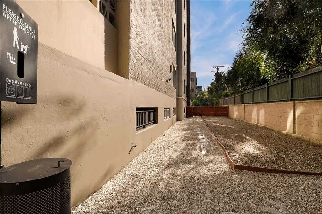 Additional image 30 of 531 N Rossmore Avenue Unit 202, Los Angeles, CA 90004