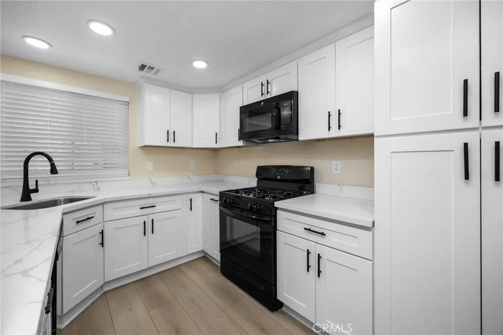 Additional image 12 of 8347 Grenoble Street Unit 9, Sunland, CA 91040