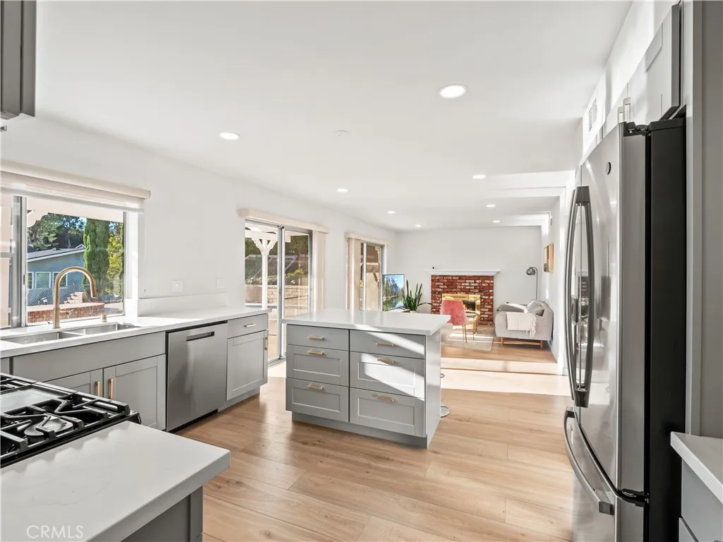 Additional image 35 of 23208 Cuervo Dr, Valencia, CA 91354