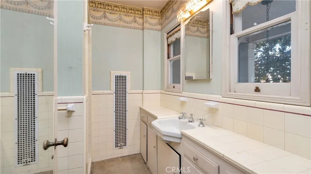 Additional image 70 of 1804 N Heliotrope Drive, Santa Ana, CA 92706