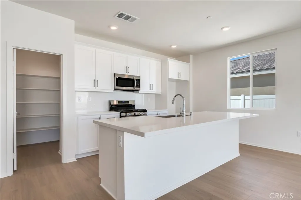 Additional image 24 of 1577 E Houlguin Street, Lancaster, CA 93535