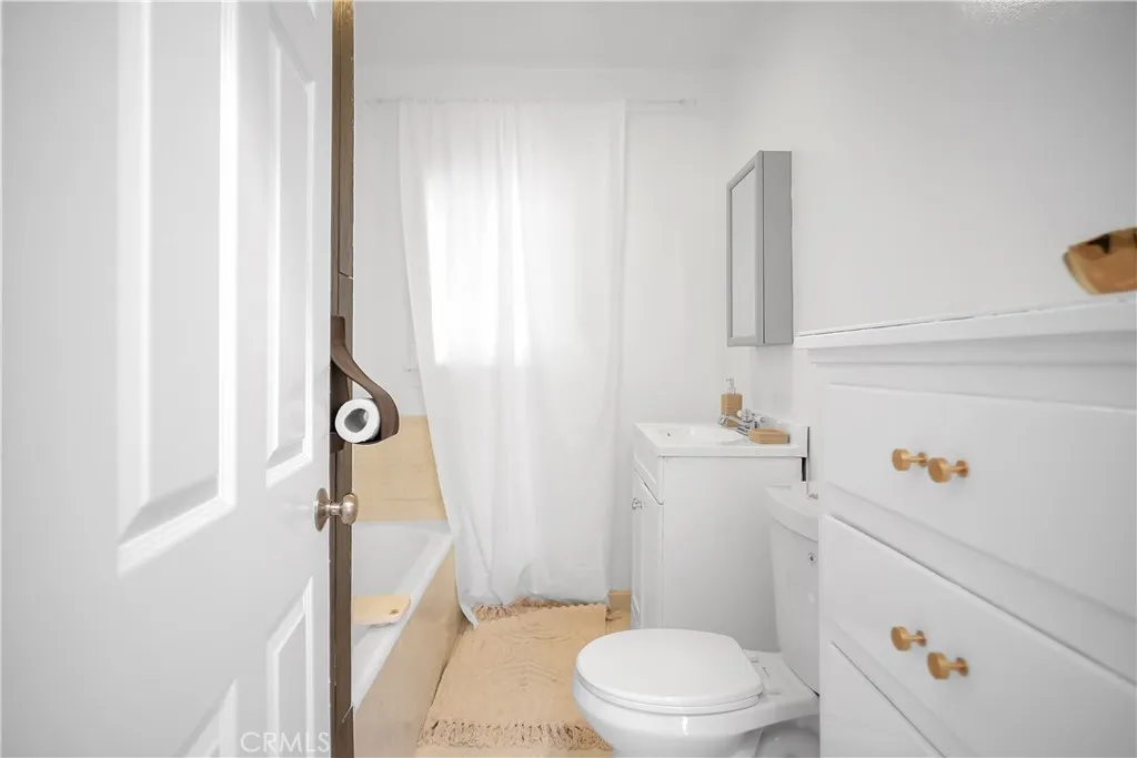 Additional image 16 of 332 E 79th Street, Los Angeles, CA 90003