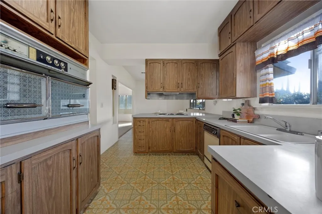 Additional image 13 of 240 S Real Rd, Bakersfield, CA 93309