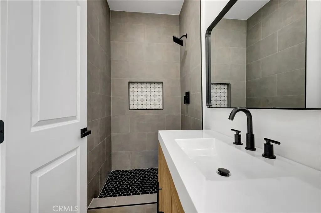 Additional image 49 of 3515 S Norton Avenue, Los Angeles, CA 90018