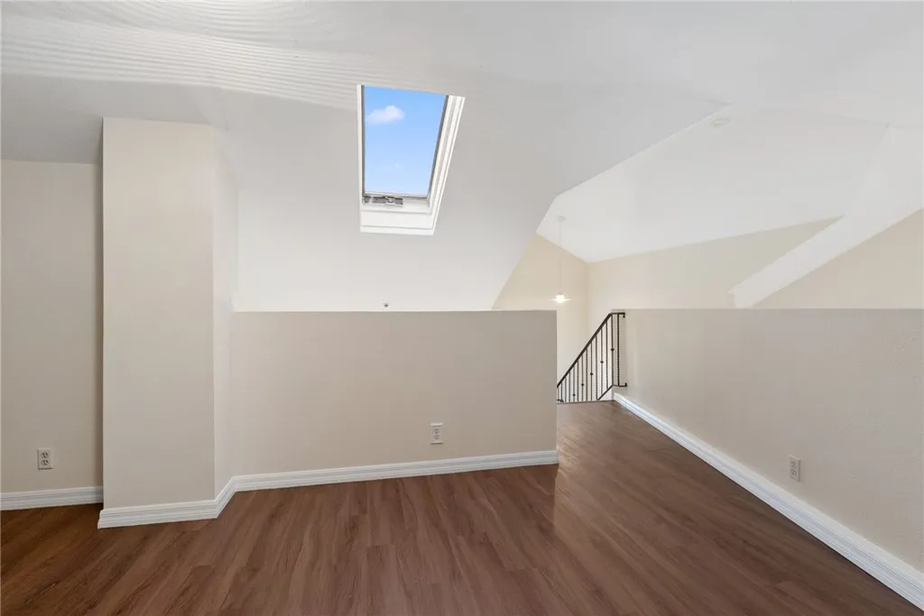 Additional image 32 of 221 Violet Ave, Monrovia, CA 91016