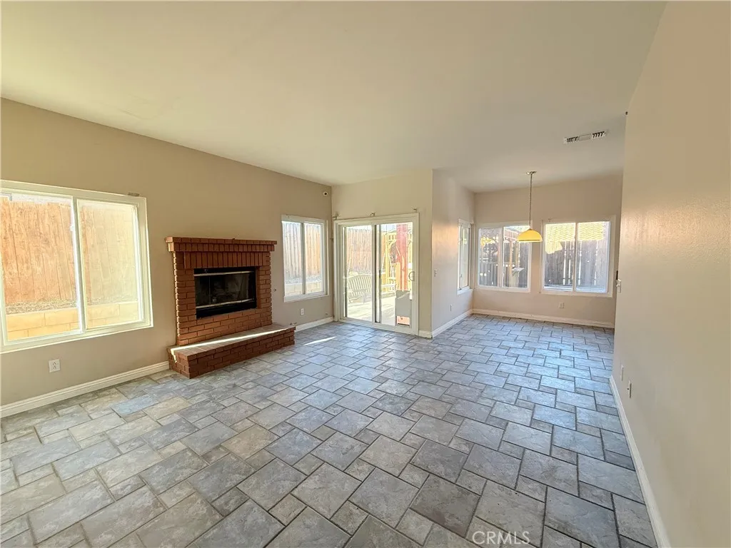 Additional image 13 of 337 Morningside Terrace, Palmdale, CA 93551