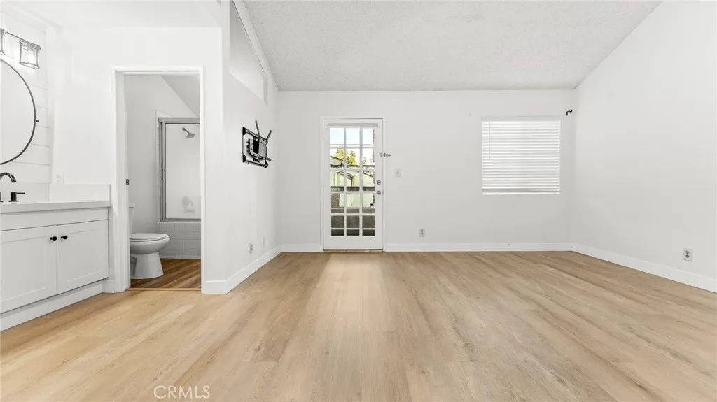 Additional image 66 of 181 W La Verne Unit 5, Pomona, CA 91767