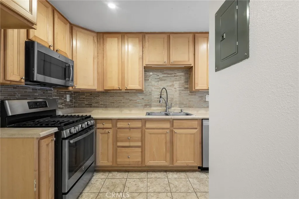 Additional image 9 of 31315 The Old Road Unit D, Castaic, CA 91384