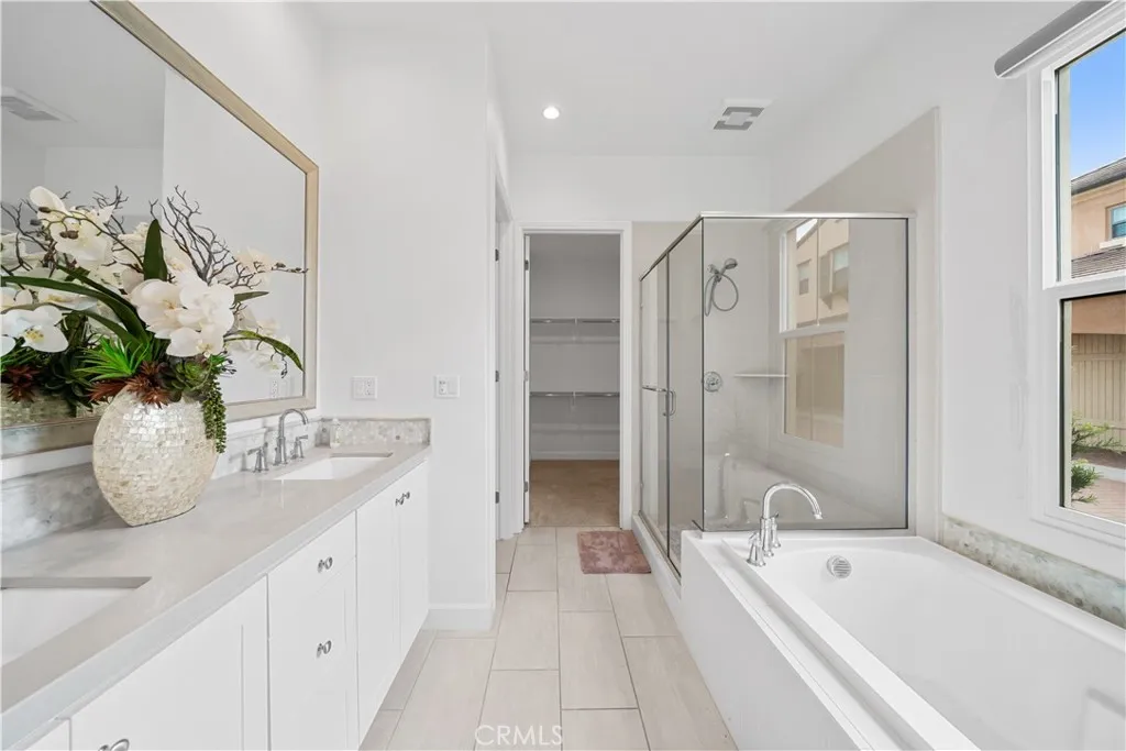 Additional image 21 of 67 Runner, Irvine, CA 92620