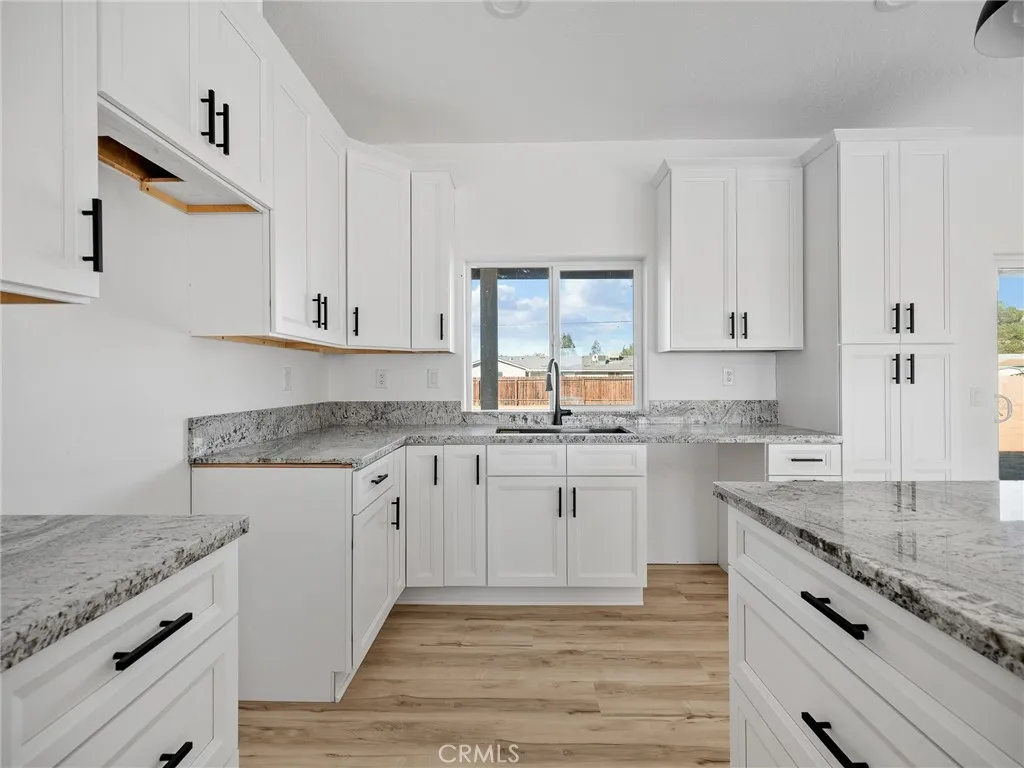 Additional image 43 of 15605 Dale Evans Parkway, Apple Valley, CA 92307