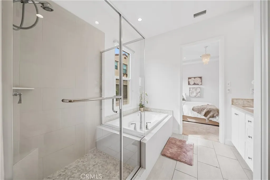 Additional image 58 of 67 Runner, Irvine, CA 92620