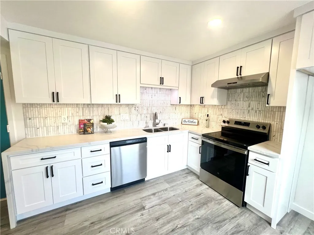 Additional image 9 of 2501 W Sunflower Avenue Unit A6, Santa Ana, CA 92704