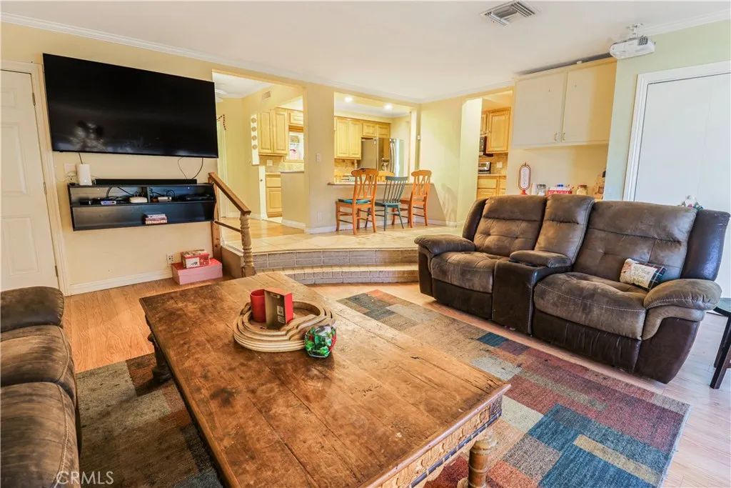 Additional image 9 of 833 S Kouri Ln, Anaheim, CA 92804