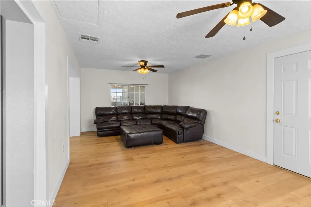 Additional image 41 of 16463 Villa Drive, Victorville, CA 92395