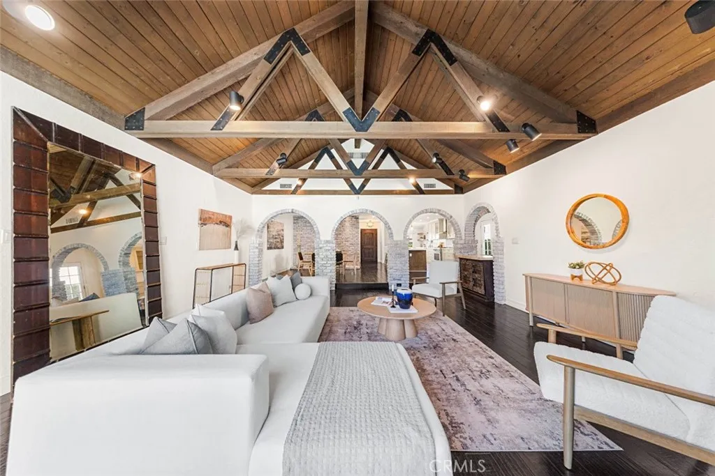 Additional image 111 of 2950 N Lincoln Street, Burbank, CA 91504