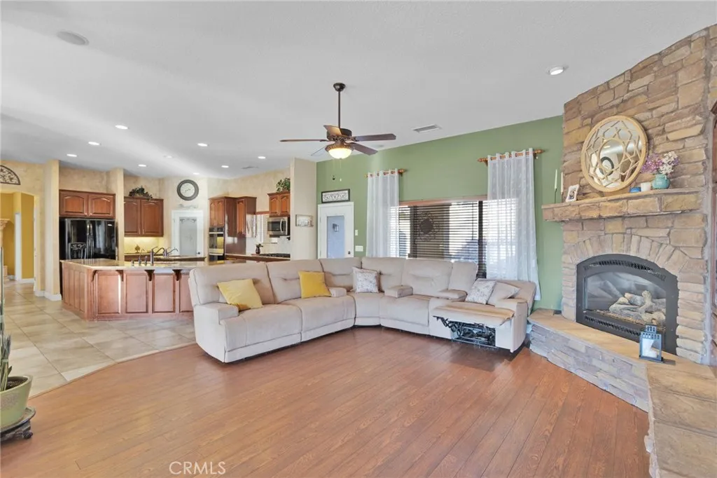 Additional image 7 of 13519 Sunset Dr, Apple Valley, CA 92308