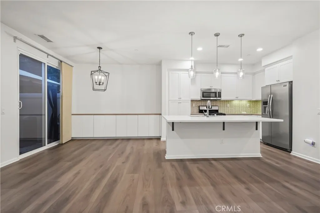 Additional image 8 of 7619 N Patriot Way, Van Nuys, CA 91405