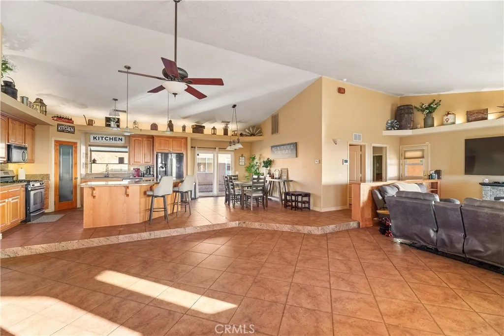 Additional image 20 of 23053 Roundup Way, Apple Valley, CA 92308