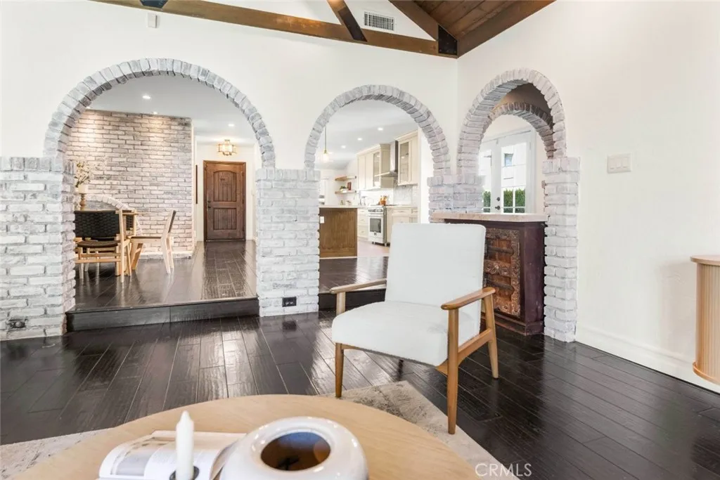 Additional image 112 of 2950 N Lincoln Street, Burbank, CA 91504