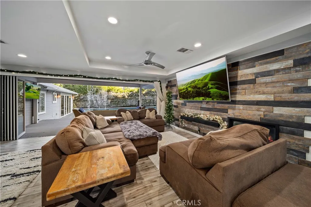 Additional image 98 of 24344 Valley St, Newhall, CA 91321