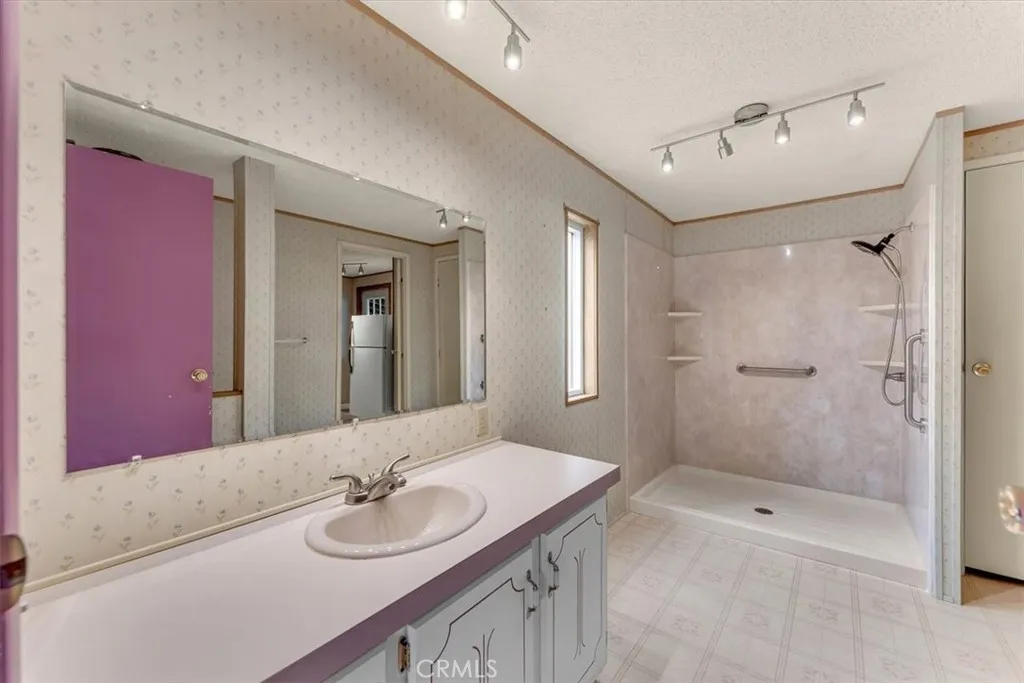 Additional image 54 of 1237 Mountain Shadows Blvd, Redding, CA 96003