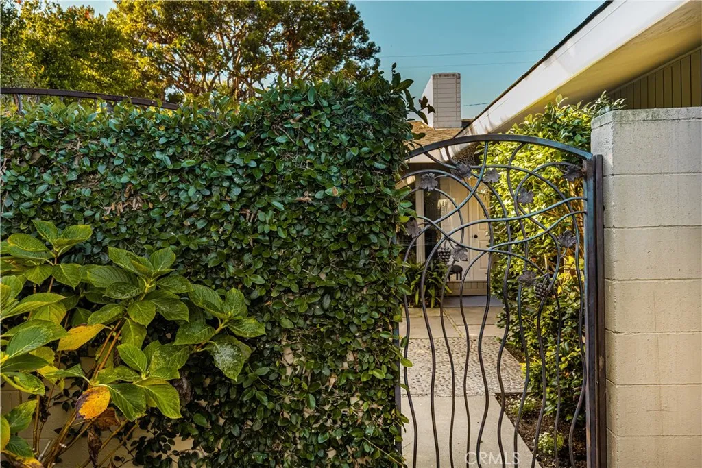 Additional image 7 of 337 Vista Baya, Costa Mesa, CA 92627