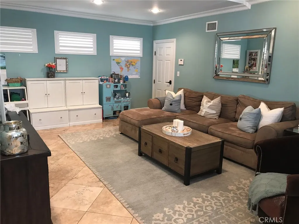 Additional image 41 of 75 Claremont, Long Beach, CA 90803