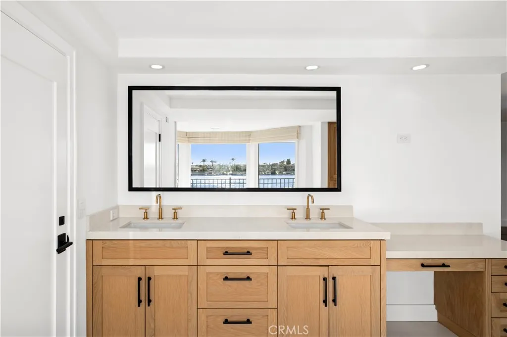 Additional image 24 of 2572 Bayshore Dr, Newport Beach, CA 92663